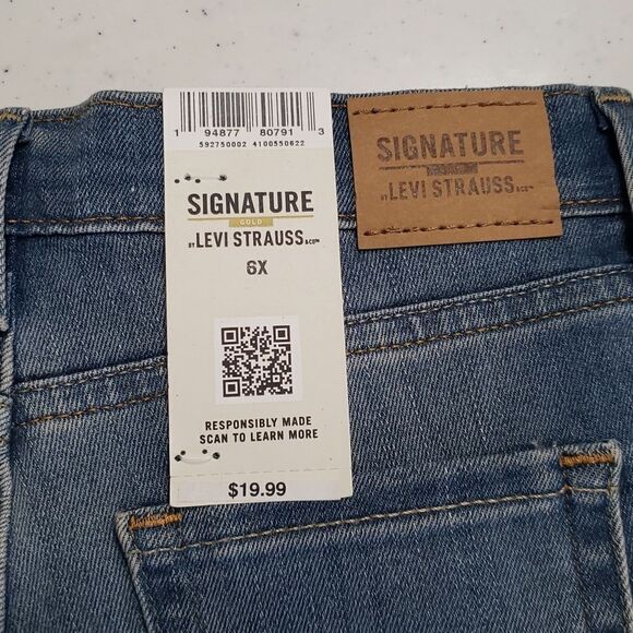 NWT Girls Signature Levi's GOLD Cuffed Bermuda Shorts Sz 6X - Picture 5 of 8